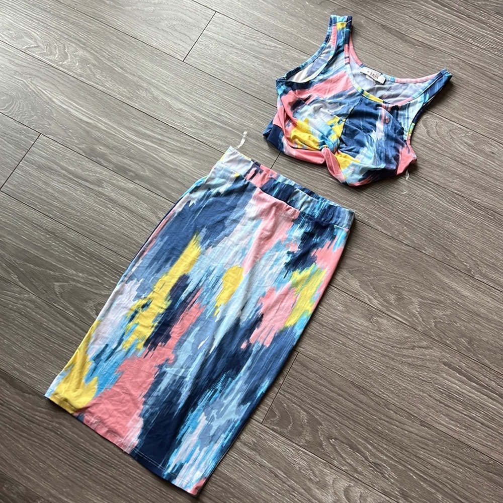 MAGIA 2 piece multicolored sleeveless skirt and crop top